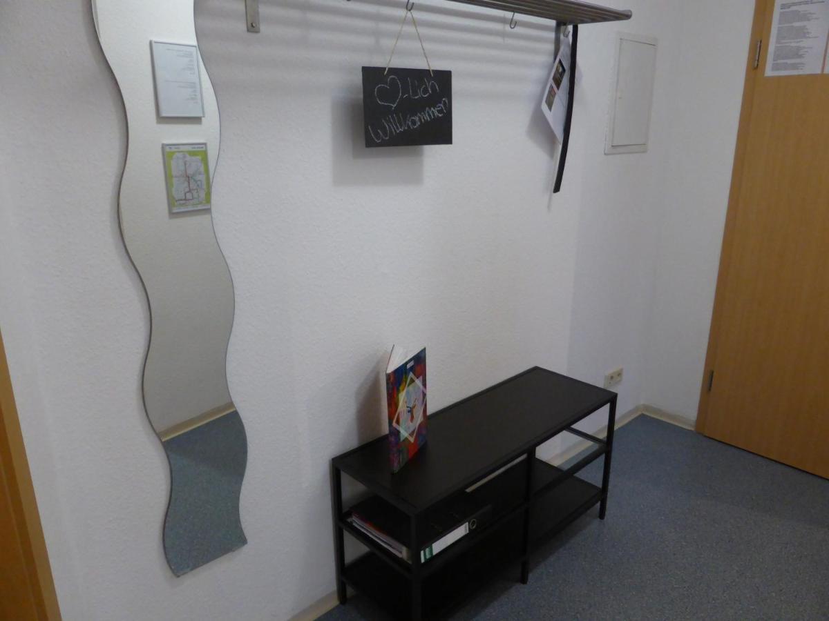 Ferienwohnung Friedrich Schiller, 2 Schlafzimmer, Balkon,Kostenloses Wifi, Naehe Zentrum, Jena Buitenkant foto