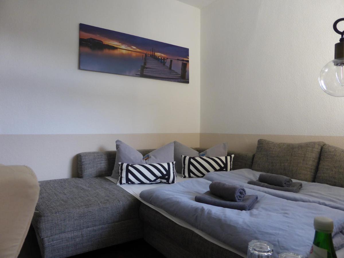 Ferienwohnung Friedrich Schiller, 2 Schlafzimmer, Balkon,Kostenloses Wifi, Naehe Zentrum, Jena Buitenkant foto