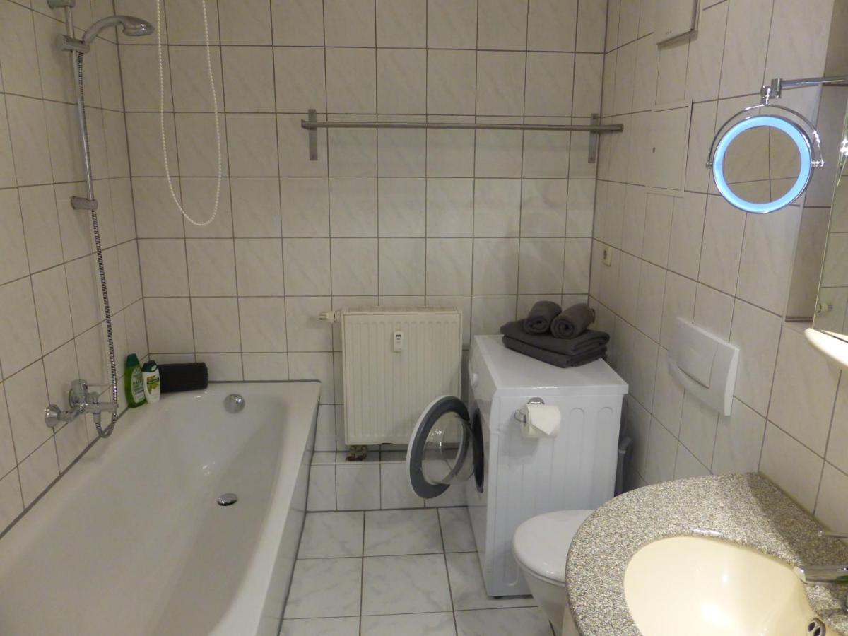 Ferienwohnung Friedrich Schiller, 2 Schlafzimmer, Balkon,Kostenloses Wifi, Naehe Zentrum, Jena Buitenkant foto