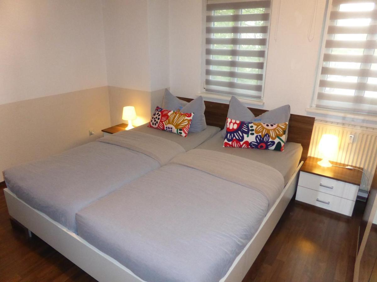 Ferienwohnung Friedrich Schiller, 2 Schlafzimmer, Balkon,Kostenloses Wifi, Naehe Zentrum, Jena Buitenkant foto