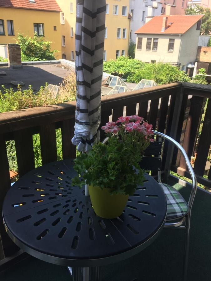 Ferienwohnung Friedrich Schiller, 2 Schlafzimmer, Balkon,Kostenloses Wifi, Naehe Zentrum, Jena Buitenkant foto