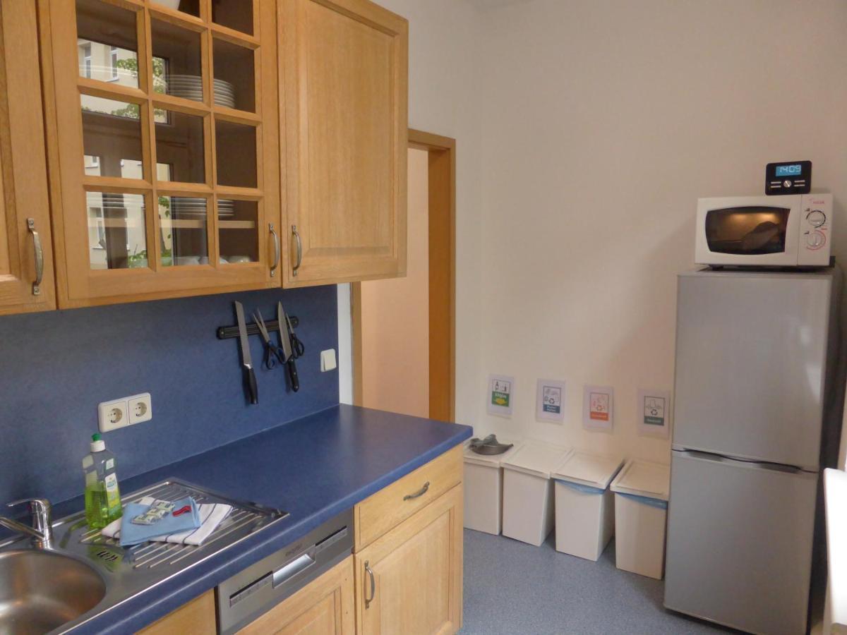 Ferienwohnung Friedrich Schiller, 2 Schlafzimmer, Balkon,Kostenloses Wifi, Naehe Zentrum, Jena Buitenkant foto