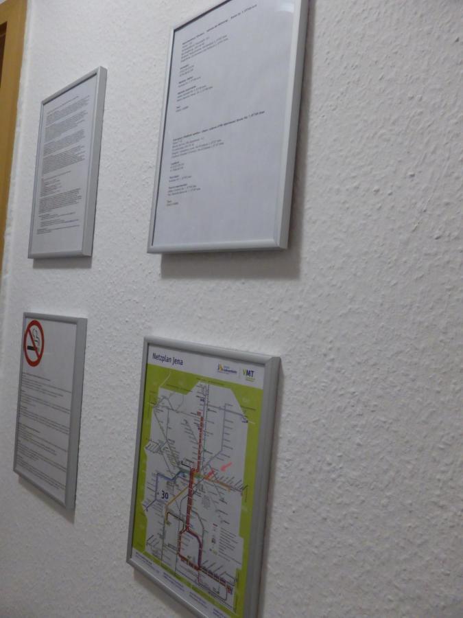 Ferienwohnung Friedrich Schiller, 2 Schlafzimmer, Balkon,Kostenloses Wifi, Naehe Zentrum, Jena Buitenkant foto