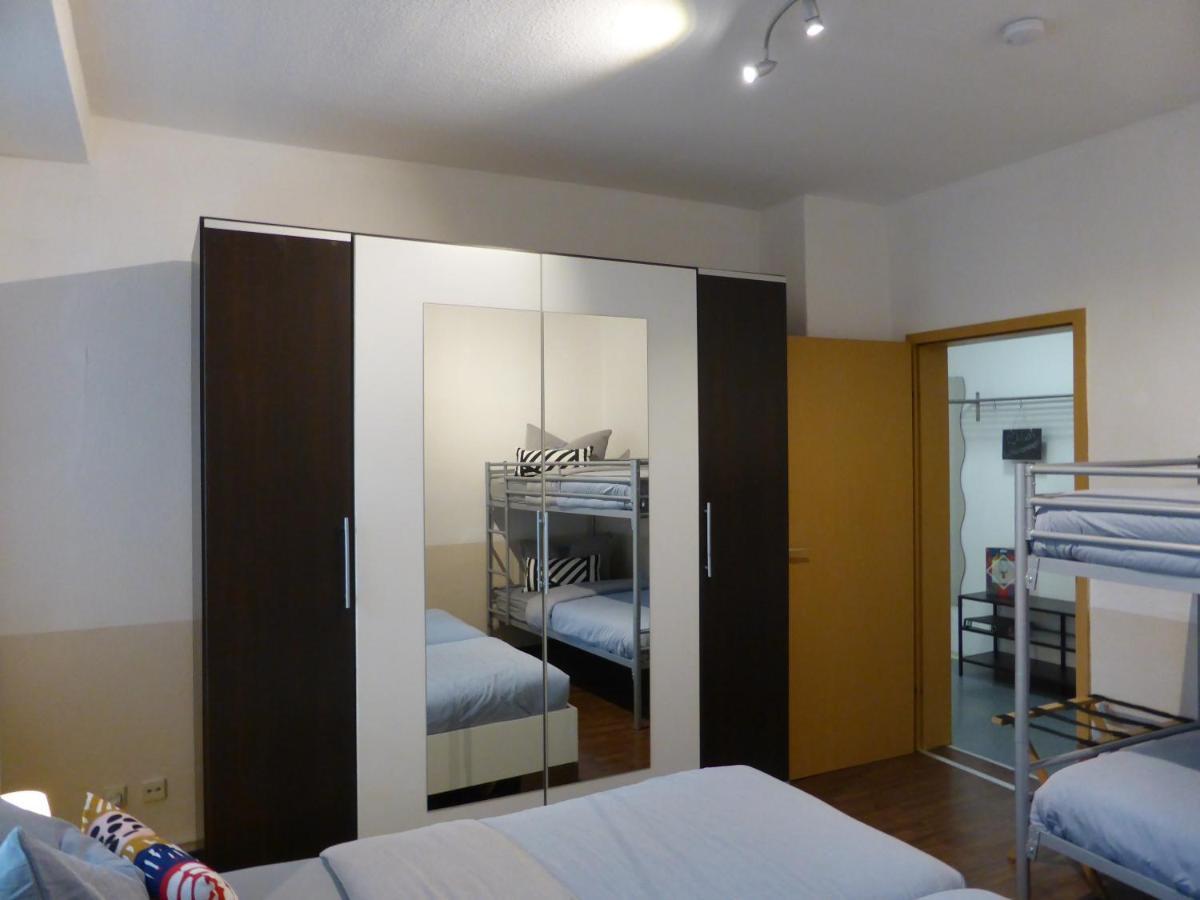 Ferienwohnung Friedrich Schiller, 2 Schlafzimmer, Balkon,Kostenloses Wifi, Naehe Zentrum, Jena Buitenkant foto