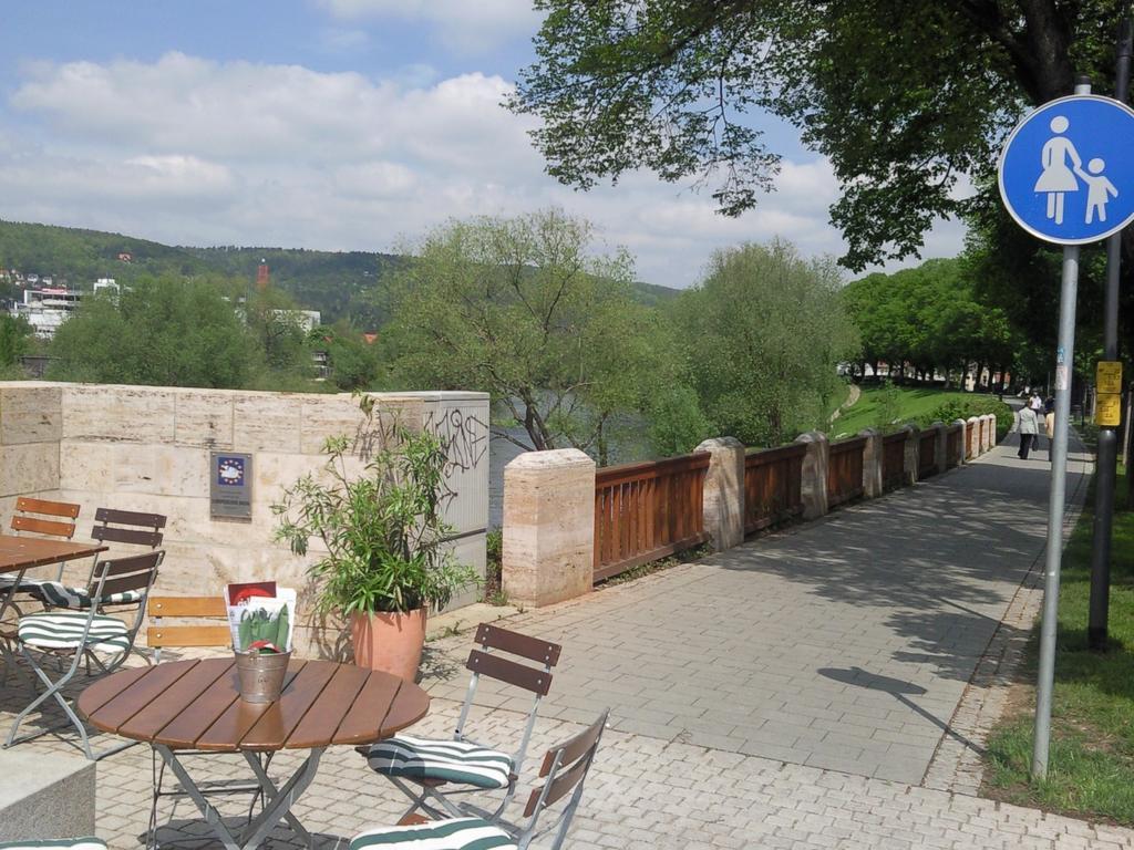 Ferienwohnung Friedrich Schiller, 2 Schlafzimmer, Balkon,Kostenloses Wifi, Naehe Zentrum, Jena Buitenkant foto
