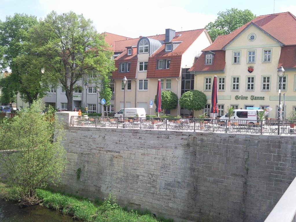 Ferienwohnung Friedrich Schiller, 2 Schlafzimmer, Balkon,Kostenloses Wifi, Naehe Zentrum, Jena Buitenkant foto