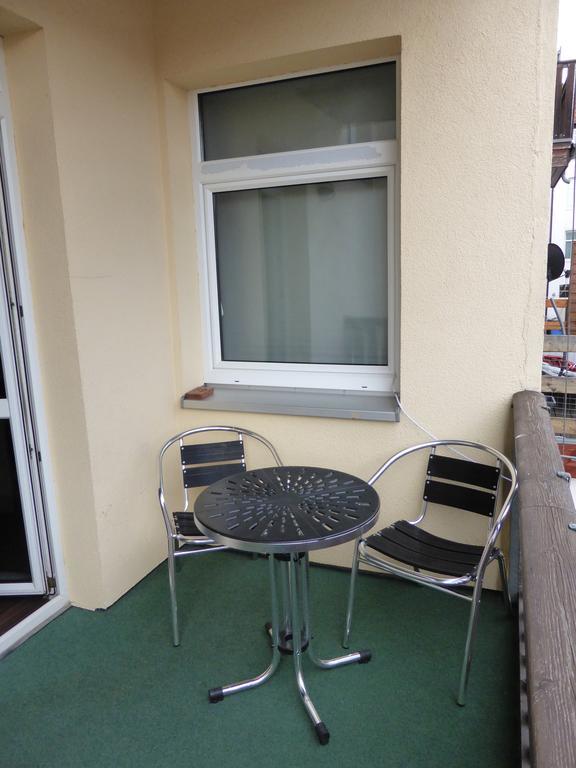 Ferienwohnung Friedrich Schiller, 2 Schlafzimmer, Balkon,Kostenloses Wifi, Naehe Zentrum, Jena Buitenkant foto